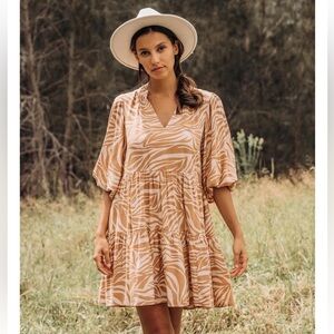 Petal and Pup Size 0 Vneck Flowy Dress NWT